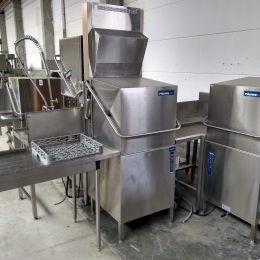 Rhima dishwashing street